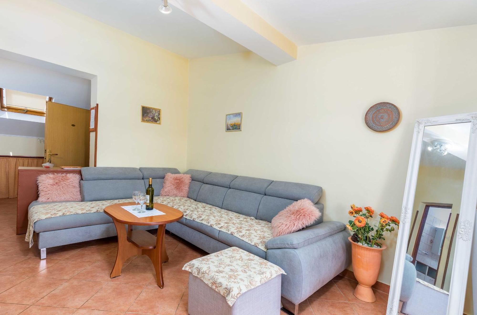 Villa Nada In Fazana - Near The Beach エクステリア 写真